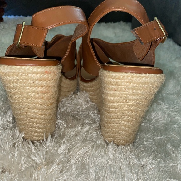 Women’s American Eagle Wedge Sandals - Picture 4 of 5